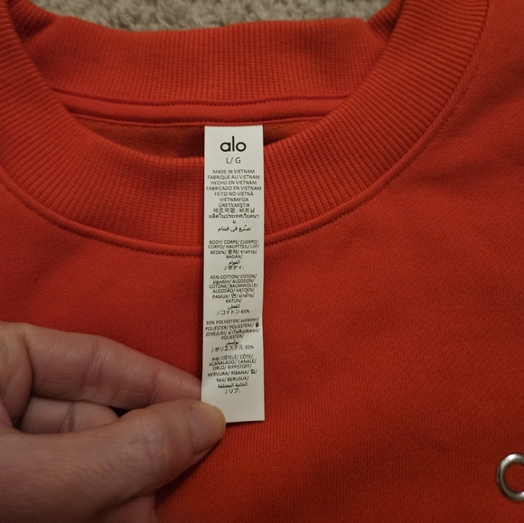 Alo Cropped Accolade Crewneck Sweatshirt L in Bright Red - Picture 3 of 5